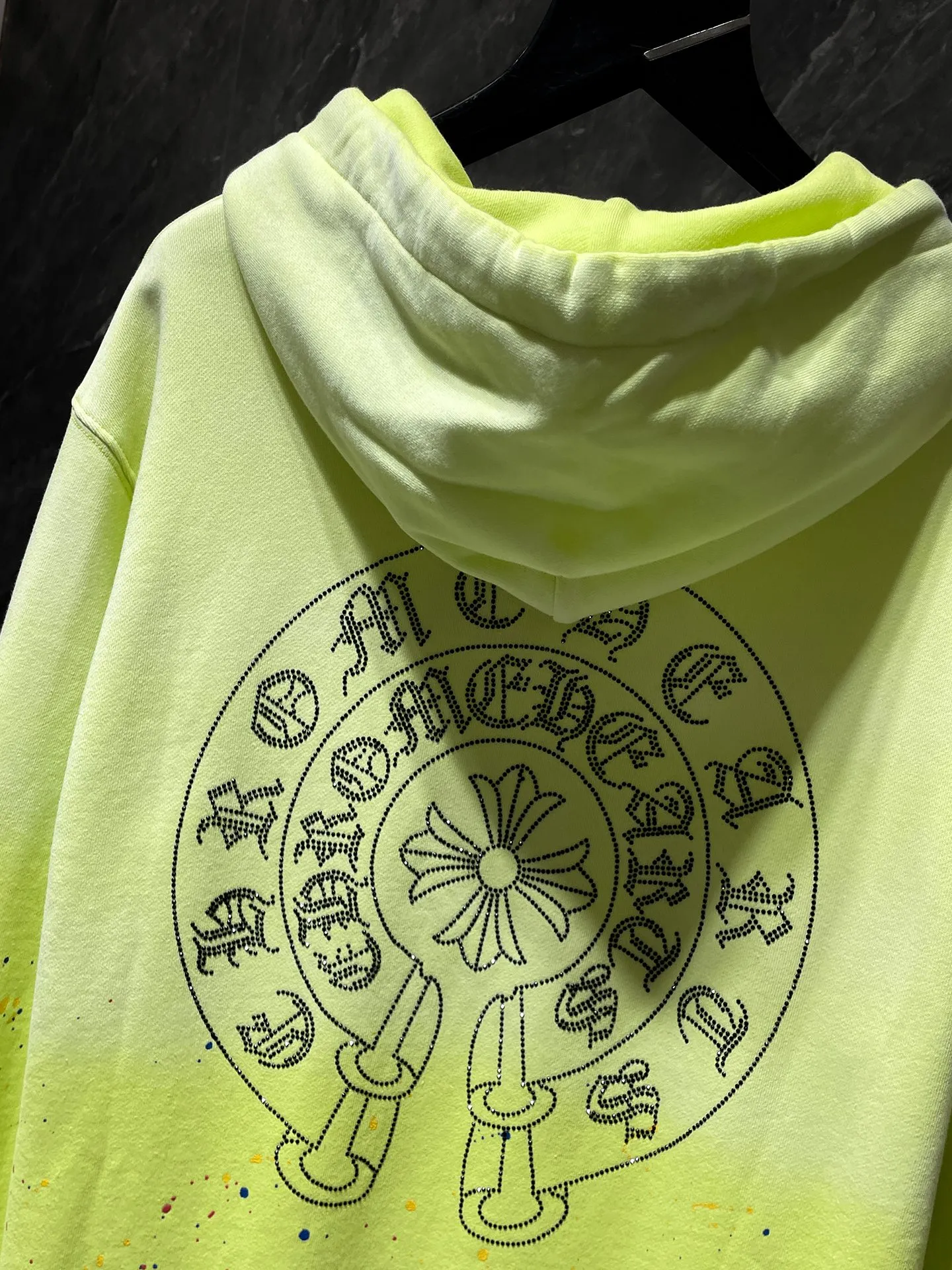 P300 Chrome Hearts Autumn and Winter 2055 Counter Synchronization The highest version! ! Crow Heart Cross Horseshoe Gradient Washed Water Splash Ink Hot Diamond Heavy Industry Sweater Improved Customized Version 1:1 High Weight High Quality Fabric Recommended Colors: Gradient Black Gradient Pink Gradient Green Code Number: S, M, L, XL